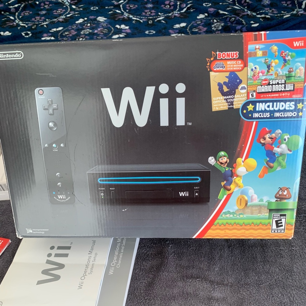 Nintendo Wii Console with EXTRAS! - Black Mario Bros